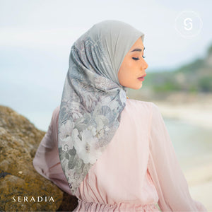 Seradia Hijab Segi Empat Nawa